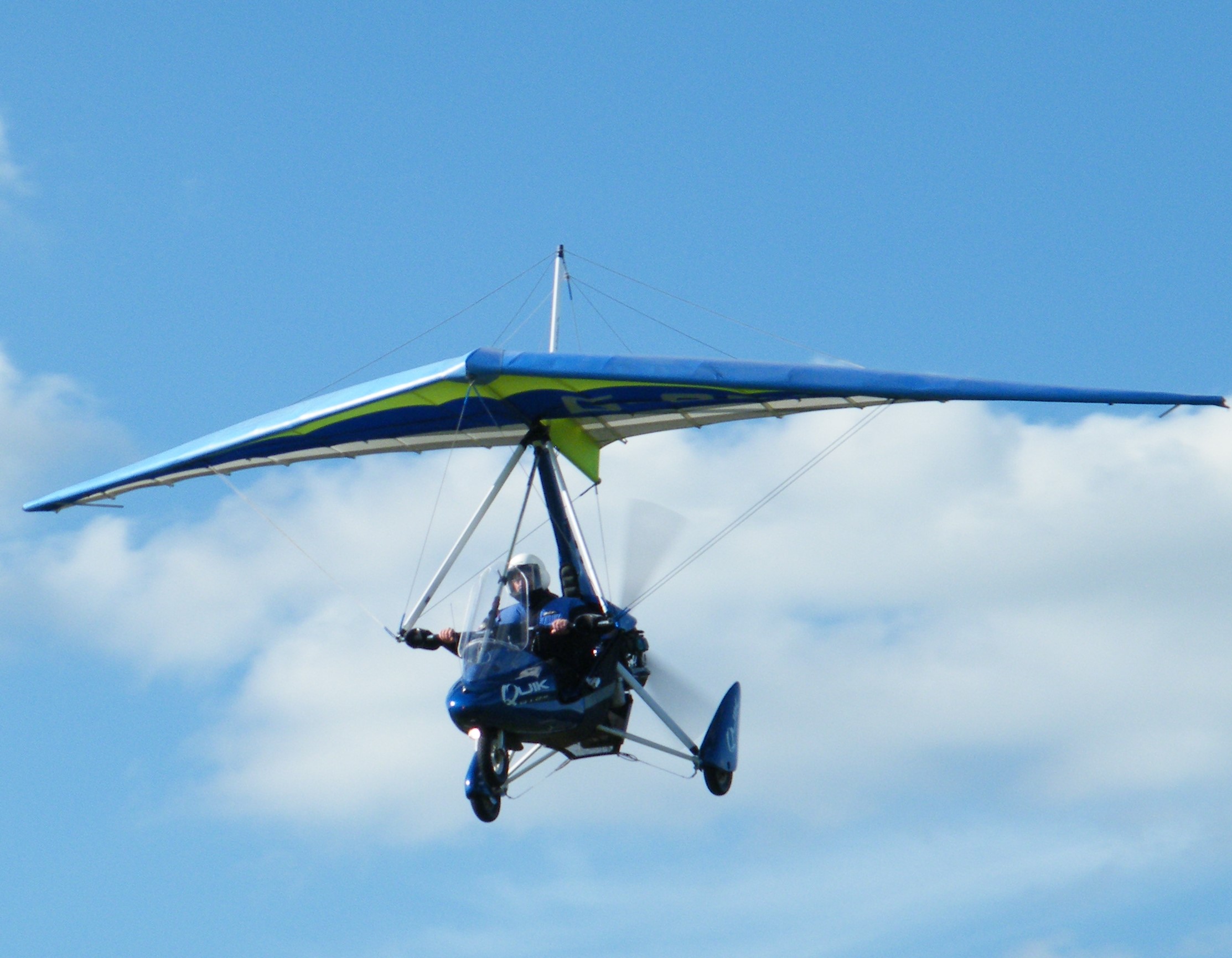 Quik landing at Hunsdon